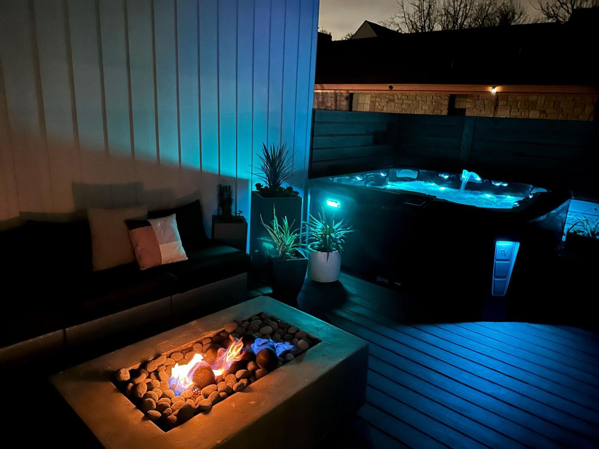 East Austin Flair With Hot Tub - Brass! Villa Exterior photo