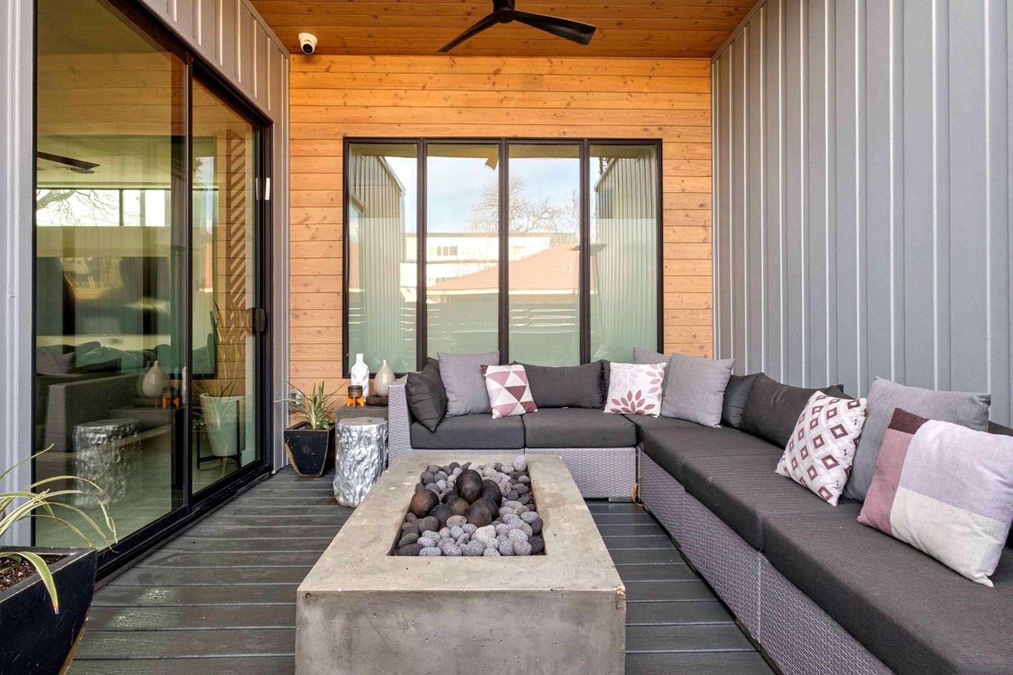 East Austin Flair With Hot Tub - Brass! Villa Exterior photo